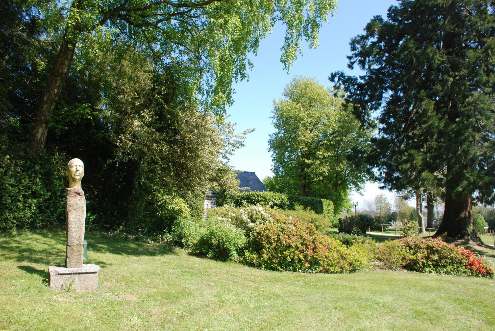 Chateau Du Bourg Saint-Denis-de-Gastines Zewnętrze zdjęcie